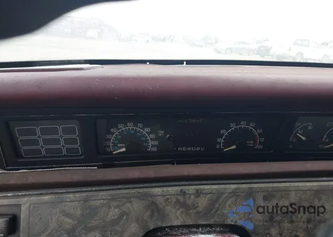 1993 Buick Regal Custom z USA, uszkodzony, nr VIN 2G4WB54T7P1442029